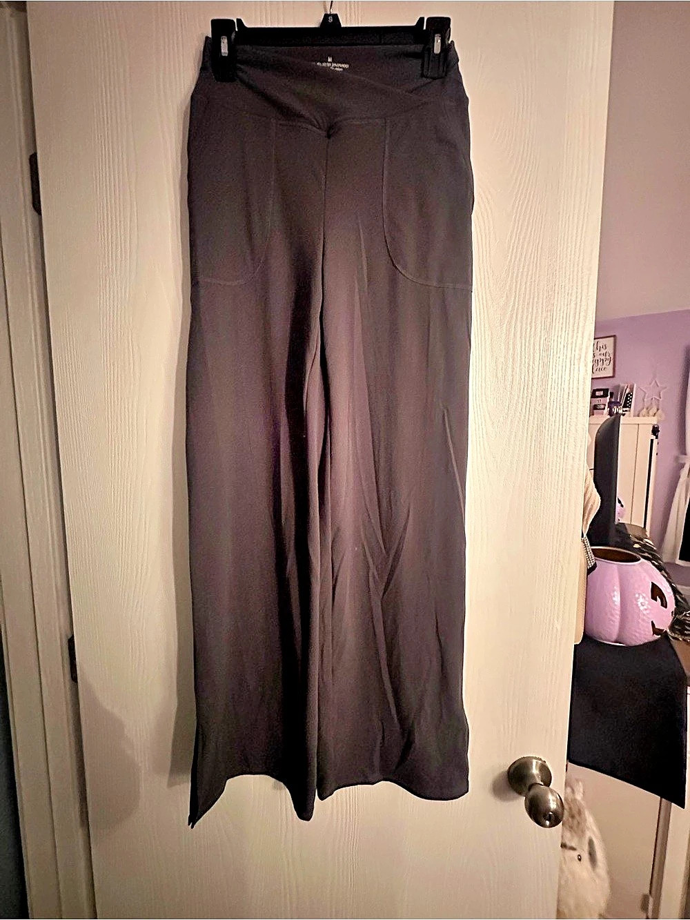 Wide Leg Yoga Pants in Gray Size Medium